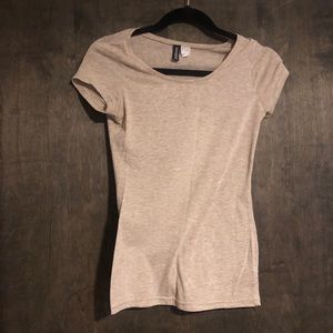 H&M tan stretchy T-shirt